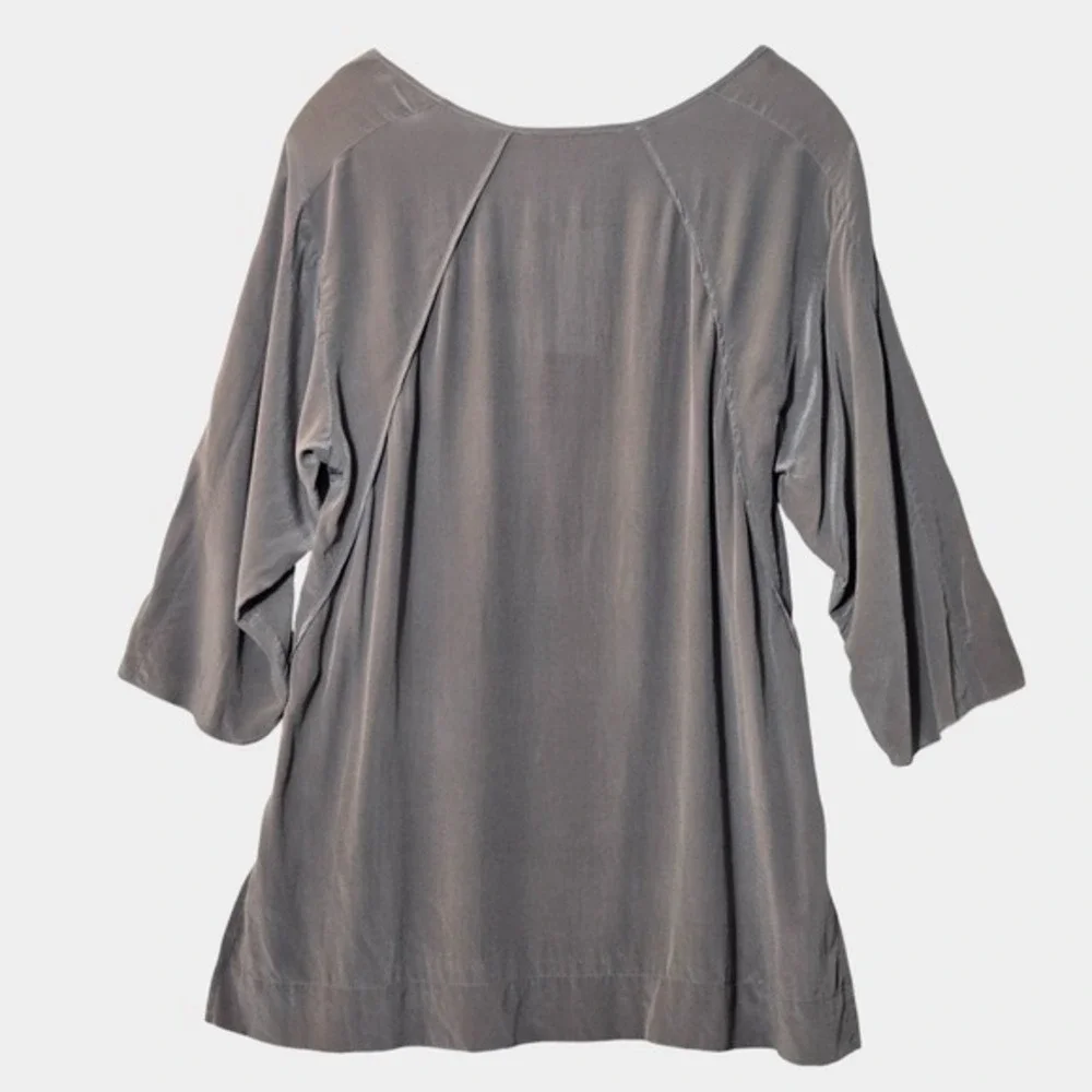 Eileen Fisher Silk Crepe de Chine Round Neck Easy Top Gray L Quiet Luxury NWT - Picture 3 of 11
